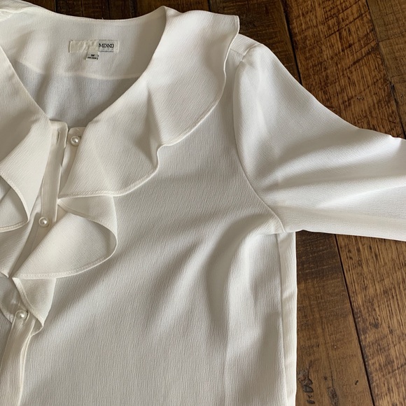 White ruffled front blouse with pearl buttons - Picture 10 of 11